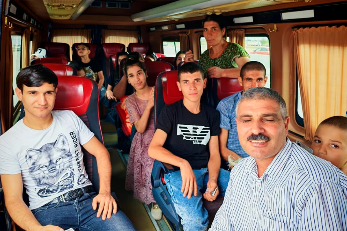 Ağdərənin [[Vəngli kəndinə]] ilk köç karvanı yola salındı