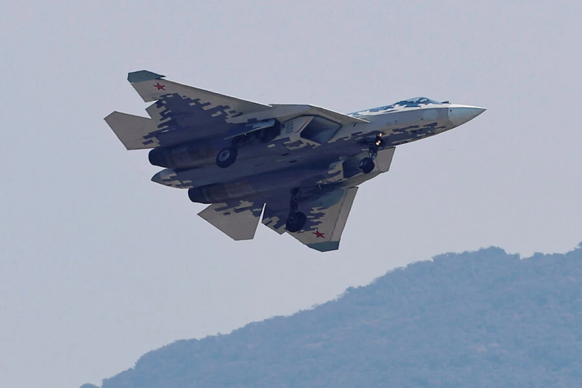 [["Su-57" və "F-22"]] ilk dəfə eyni hava məkanında ola bilər