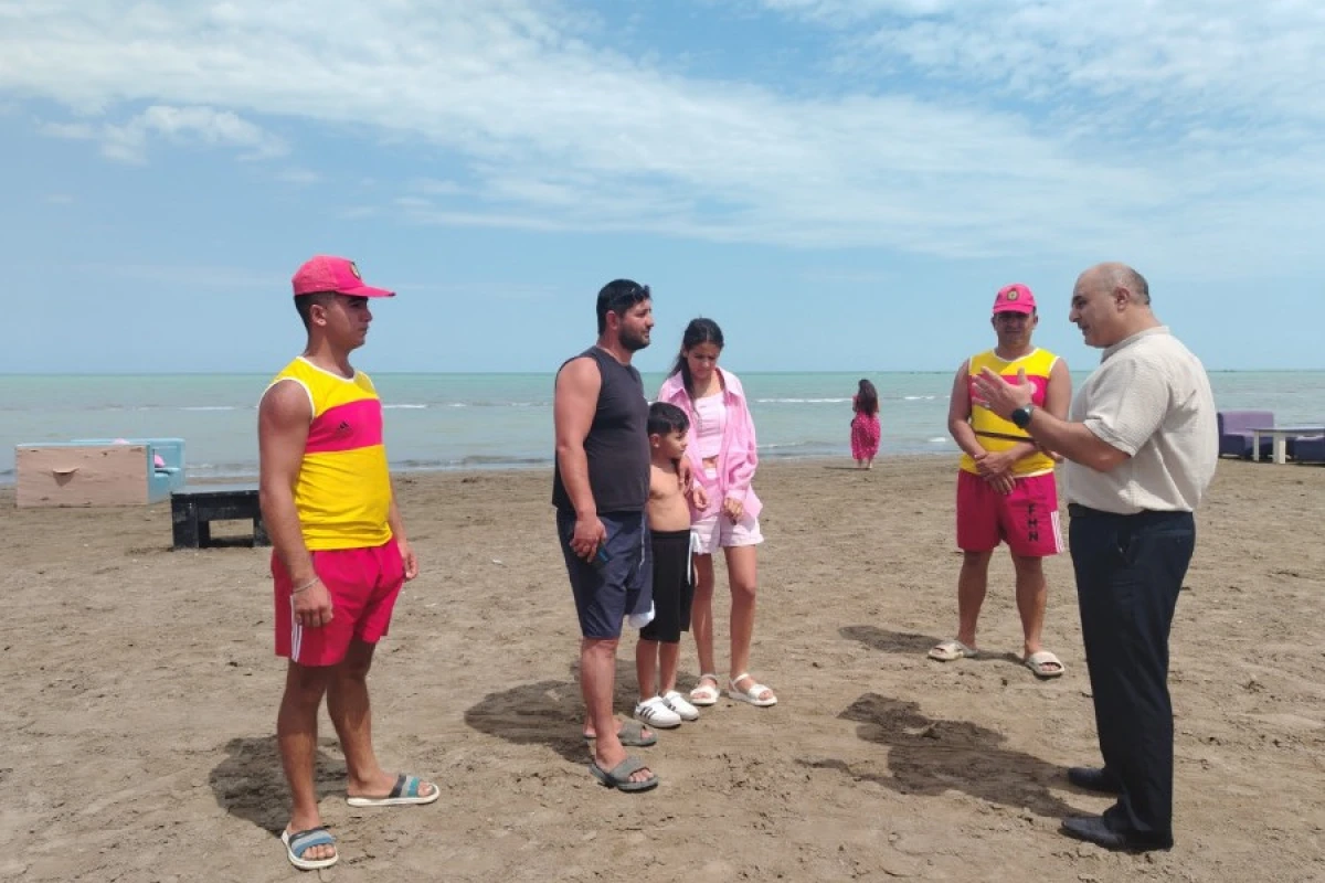 FHN-in Sumqayıt Regional Mərkəzi çimərliklərdə maarifləndirmə tədbirlərini davam etdirir