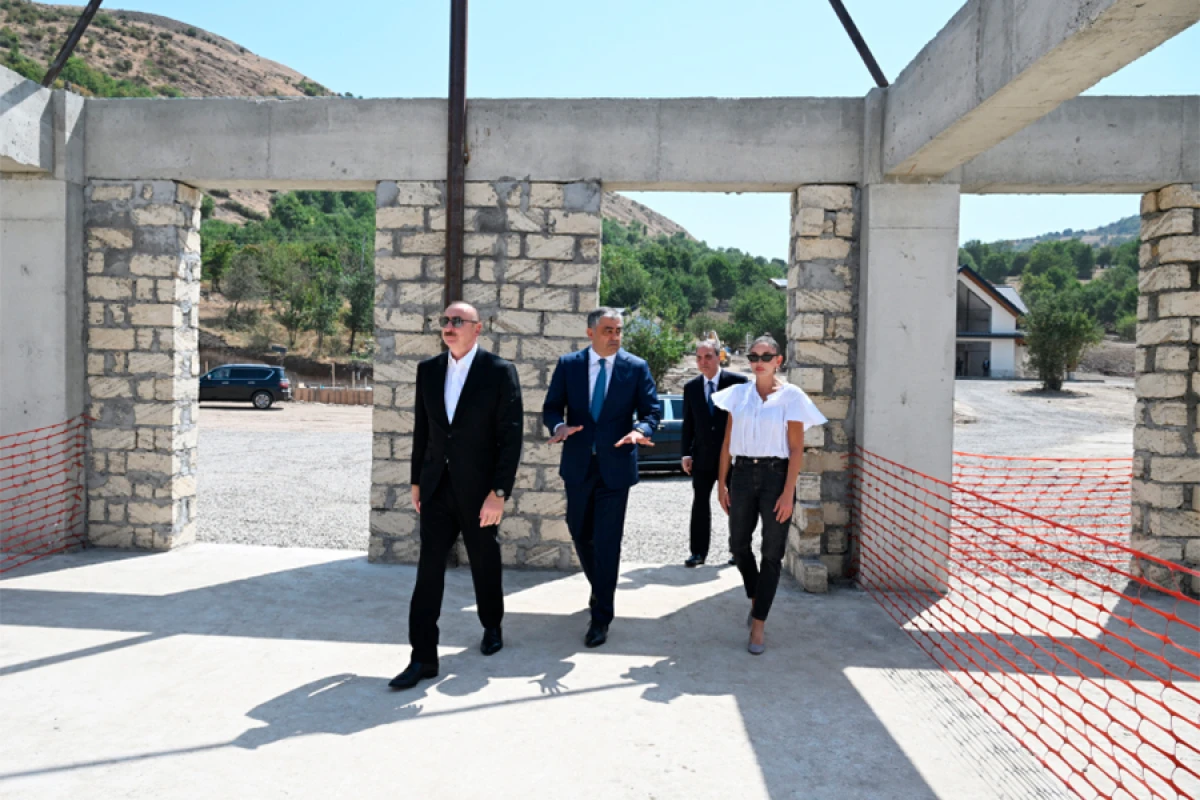 Prezident və birinci xanım “Hacıkənd” istirahət kompleksinin tikintisi ilə tanış oldular [[- YENİLƏNDİ]]