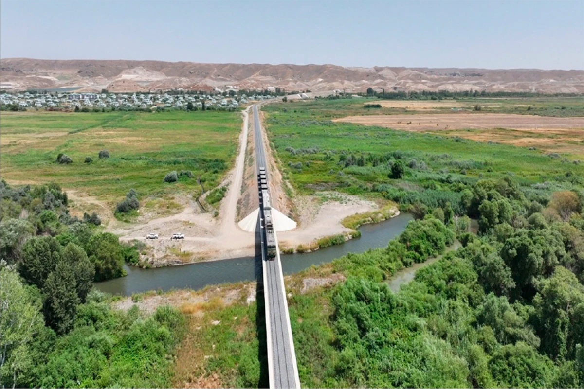 Horadiz-Ağbənd [[dəmir yolu xəttinin tikinti-quraşdırma işlərinin 67%-i]] yekunlaşdı