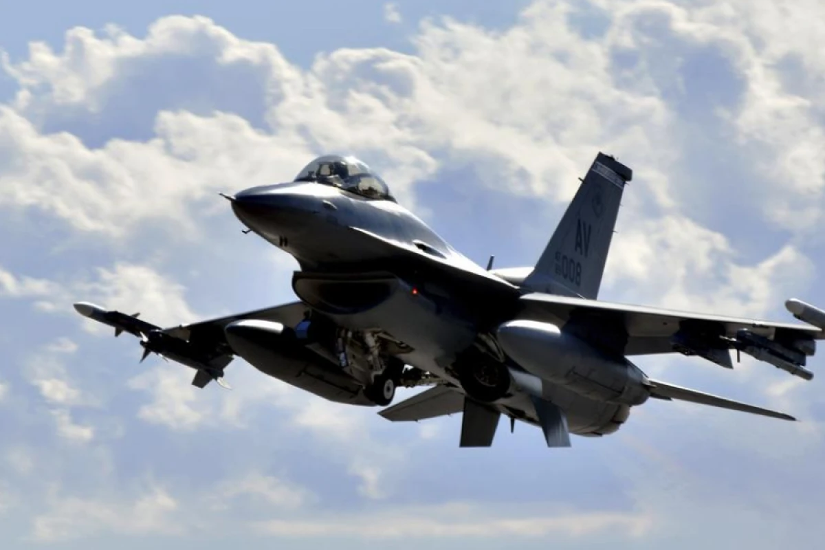 Belçika Ukraynaya [[“F-16”lar verəcək]]