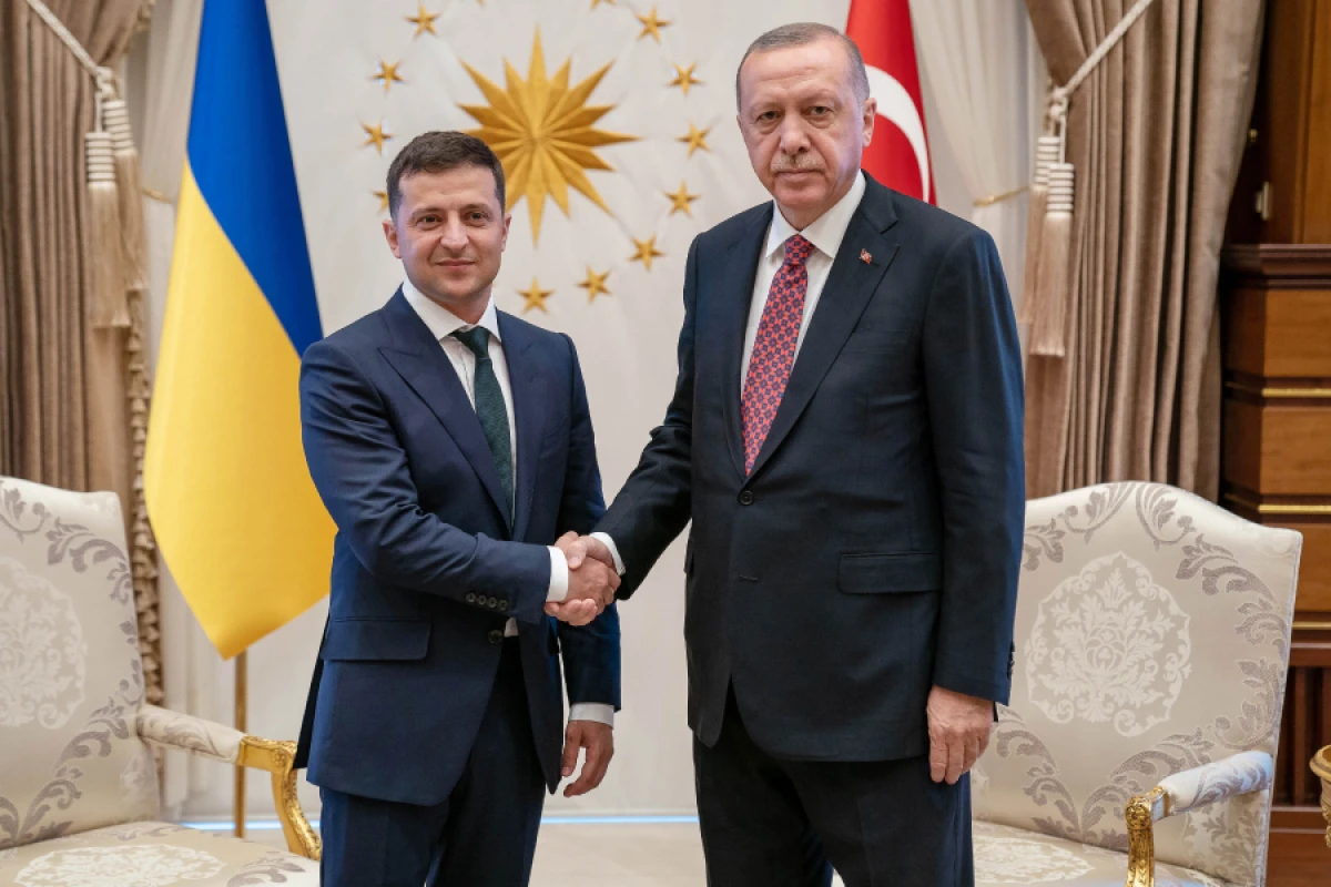 [[Zelenski Ərdoğanla]] müzakirə apardı