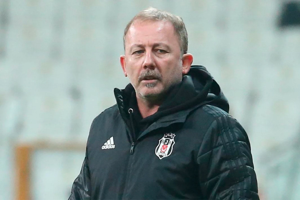 “Beşiktaş” [[Sərgən Yalçınla]] anlaşdı
