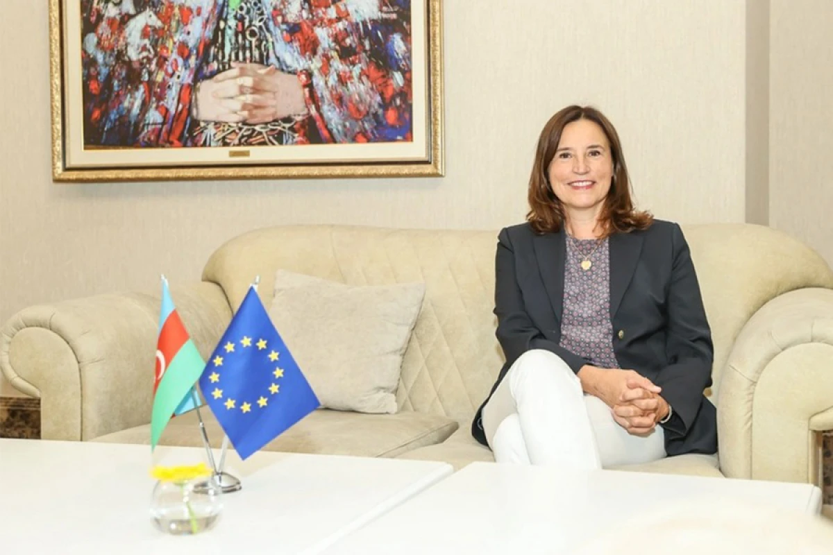 Aİ-nin yeni səfiri [[Azərbaycana]] gəldi