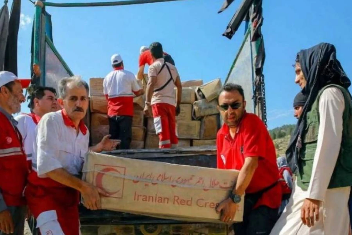 İran Əfqanıstandakı zəlzələ qurbanlarına [[humanitar yardım göndərdi]]