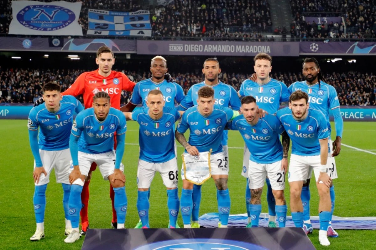 Neapol klubu futbolçulara rekord maaş verəcək