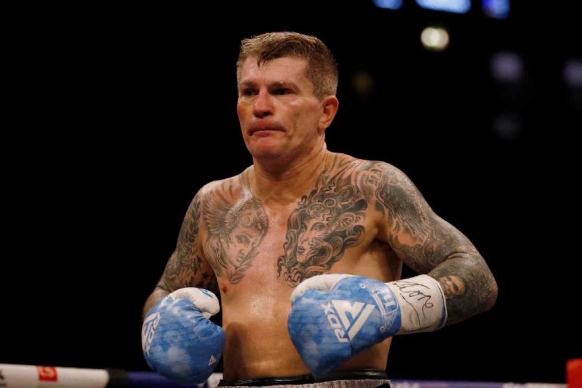 Əfsanəvi boksçu evində [[ölü tapıldı]]