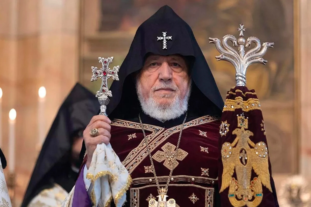 Ermənilərin katolikosu [[Papa ilə görüşəcək]]