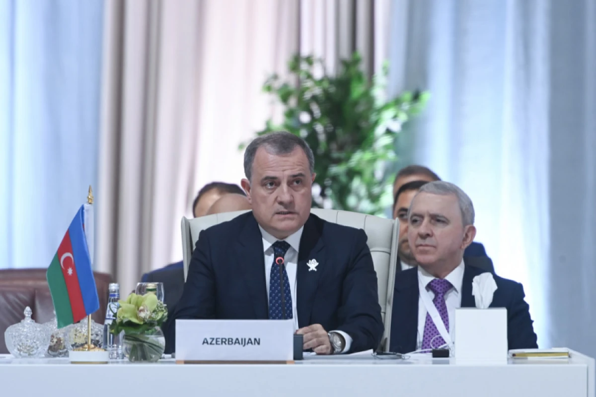 [[Ceyhun Bayramov]] Fövqəladə Ərəb-İslam Sammitində çıxış etdi