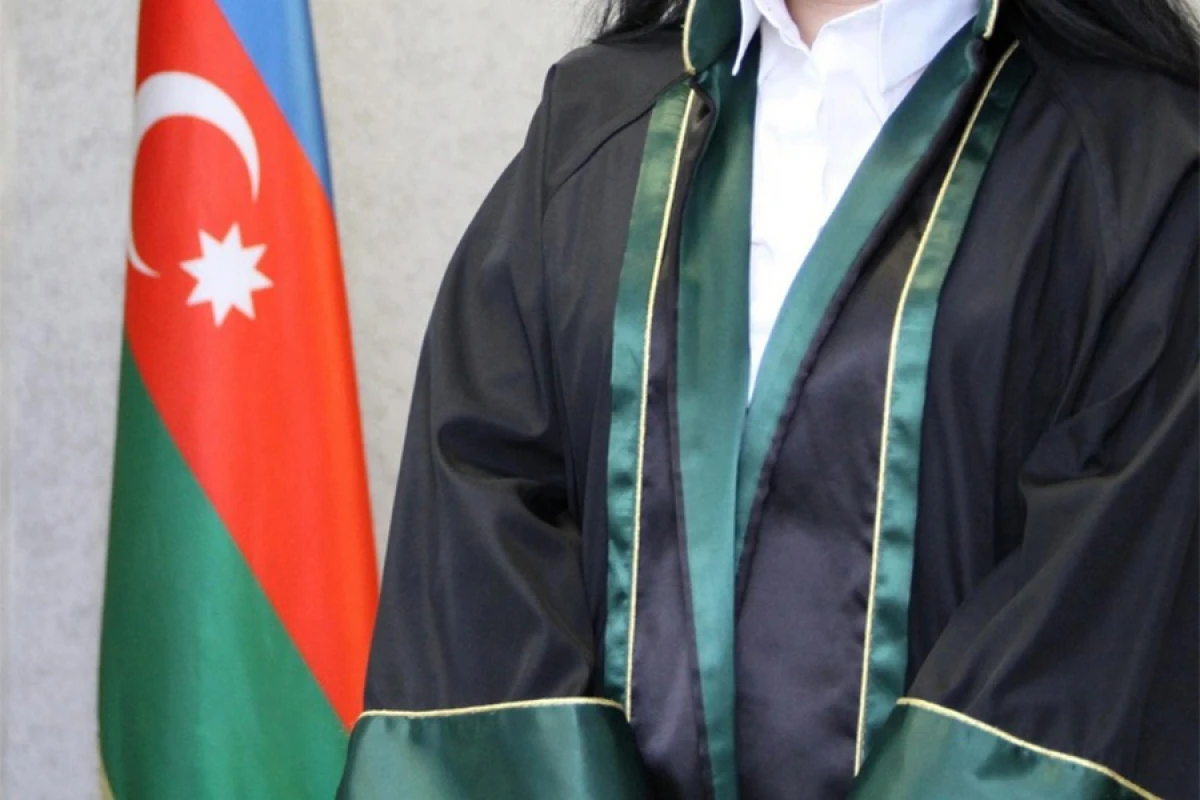 Vəkillik üçün [[tələb edilən iş stajının müddəti]] üç ildən bir ilə endirilir