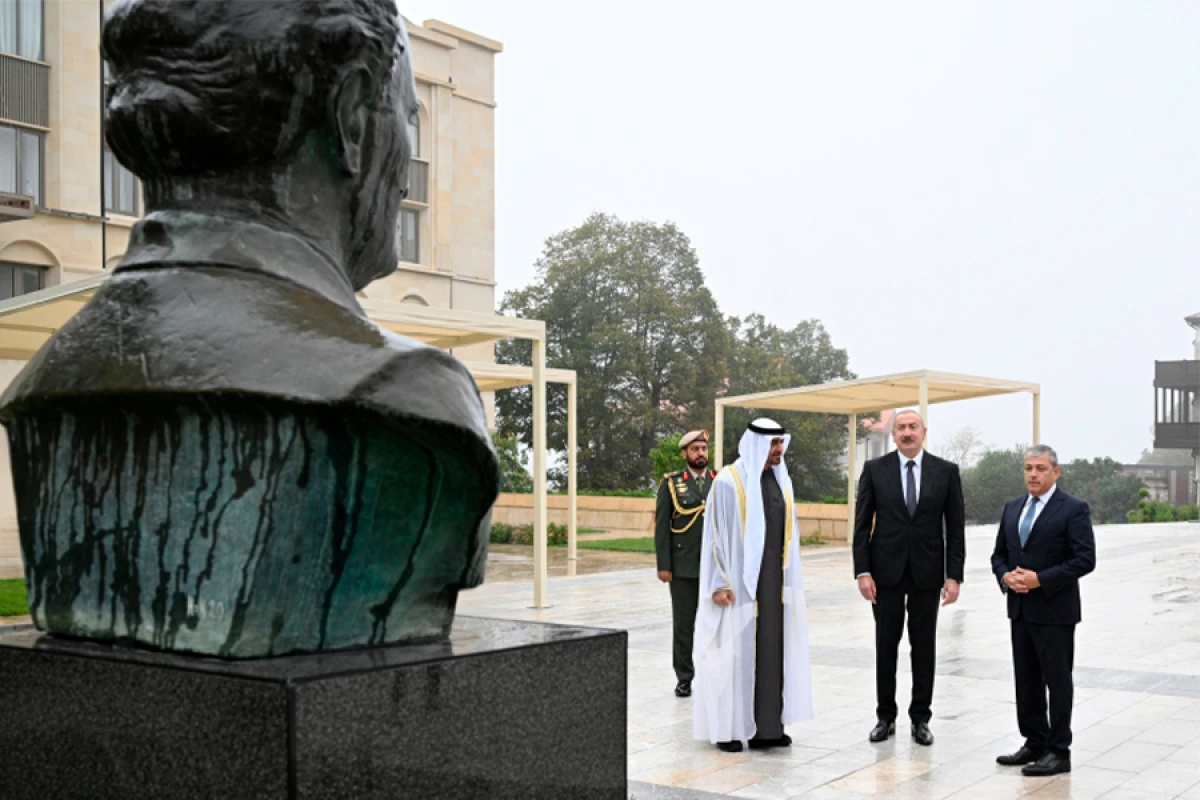 [[Azərbaycan və BƏƏ prezidentləri]] Şuşada Azərbaycanın tanınmış şəxsiyyətlərinin güllələnmiş heykəllərinə baxdılar