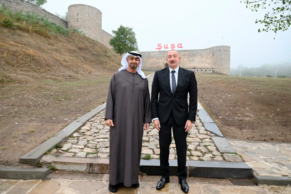 [[Azərbaycan və BƏƏ prezidentləri]] Şuşa qalasının önündə foto çəkdirdilər