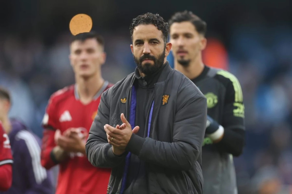 “Mançester Yunayted” baş məşqçi ilə bağlı [[qərar verdi]]