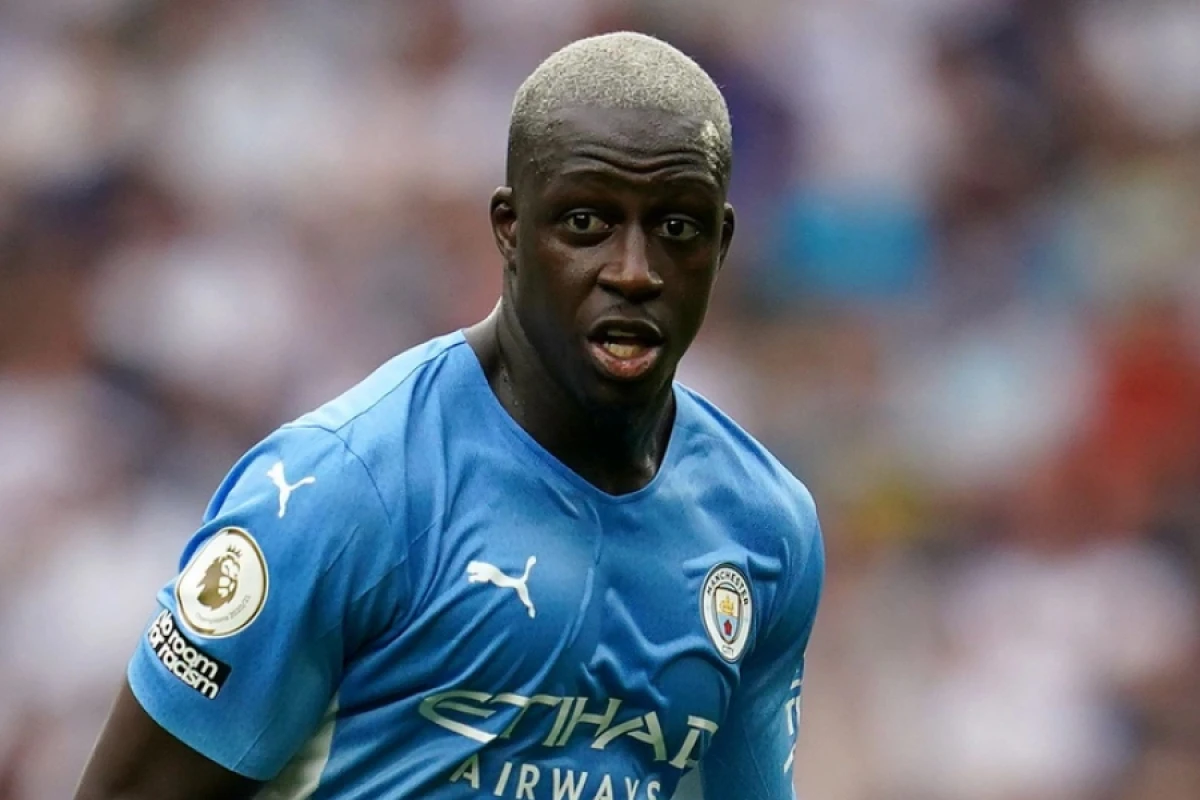 Dünya çempionu olan futbolçu [[Polşa klubunda oynayacaq]]