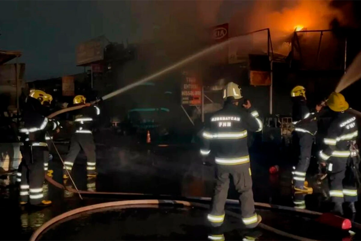 Babək prospektində yerləşən [[təkər bazarında]] yanğın oldu