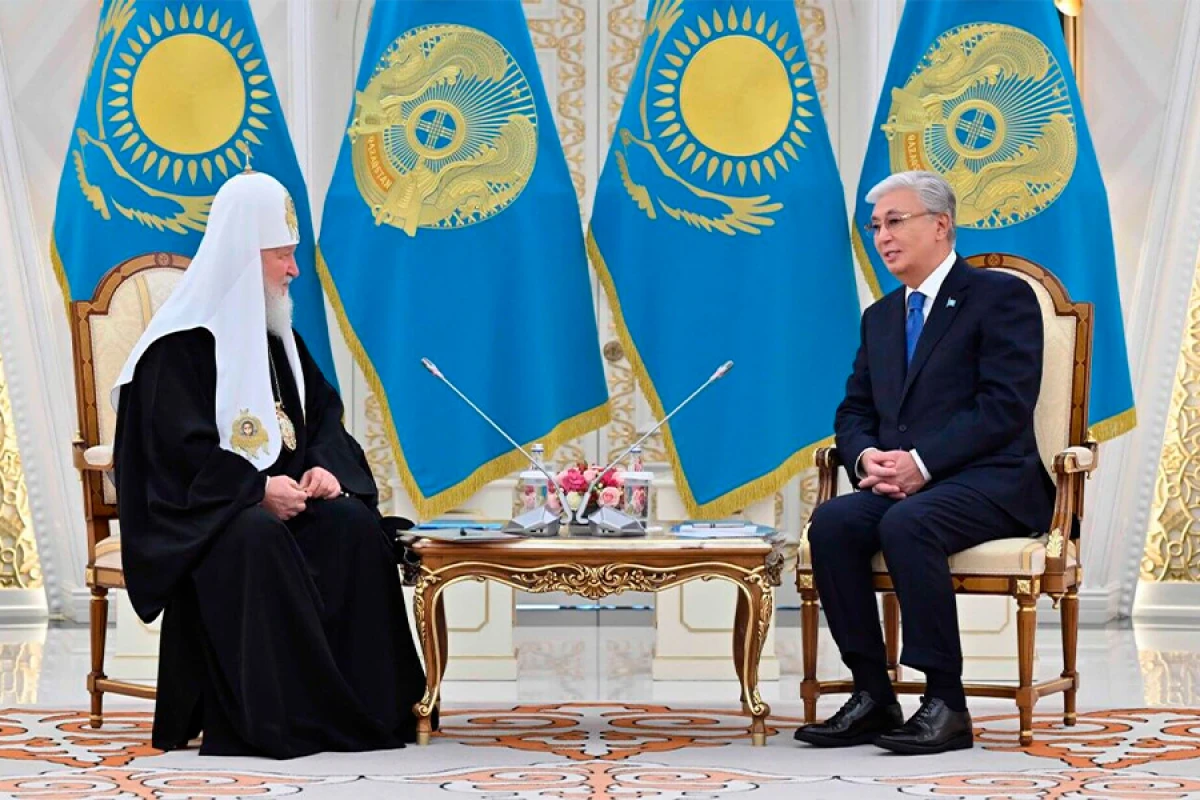 Tokayev Patriarx Kirili [[“Qızıl qartal” ordeni ilə]] təltif etdi