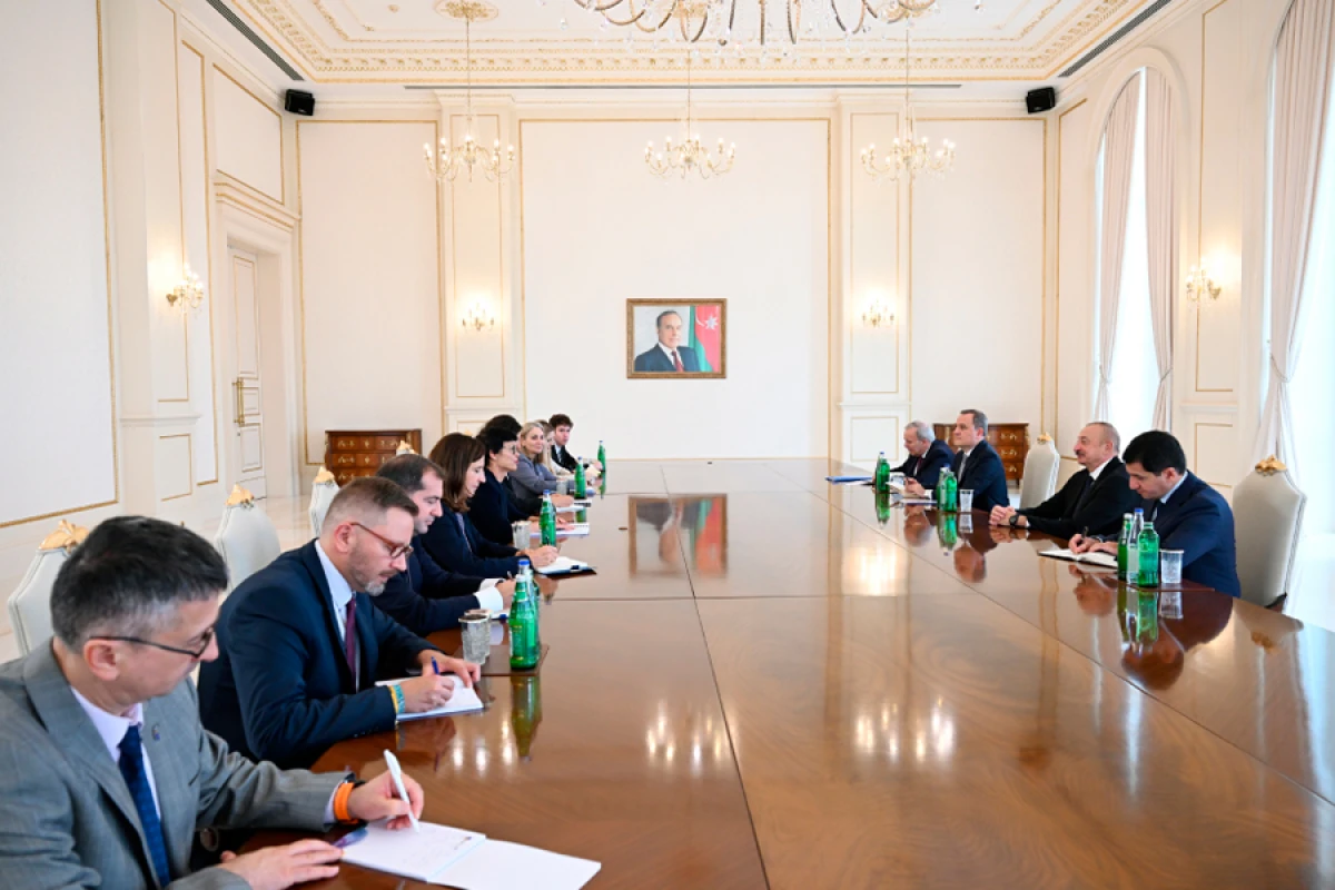 [[Prezident İlham Əliyev]] Avropa İttifaqının Genişlənmə üzrə komissarını qəbul etdi