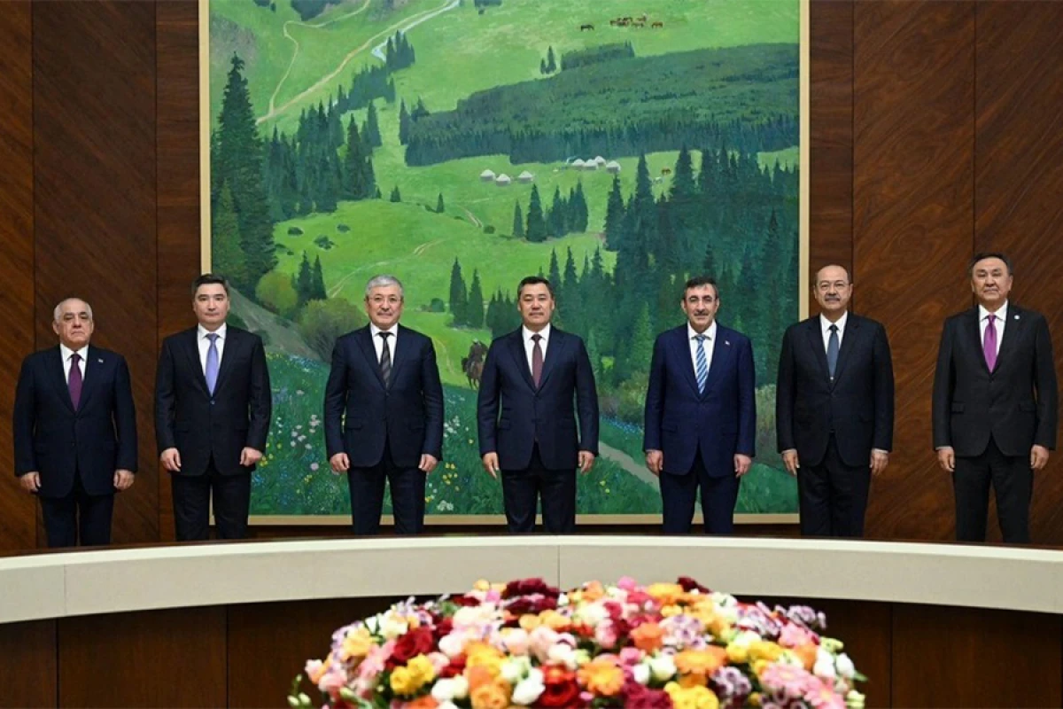 [[Əli Əsədov]] Bişkekdə Sadır Japarovla görüşdü