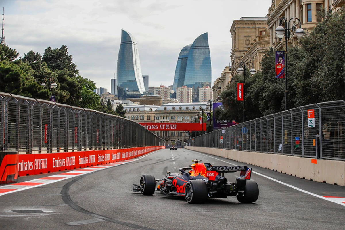 Bu gün Bakıda Formula 1 üzrə [[Azərbaycan Qran Prisi]] start götürəcək