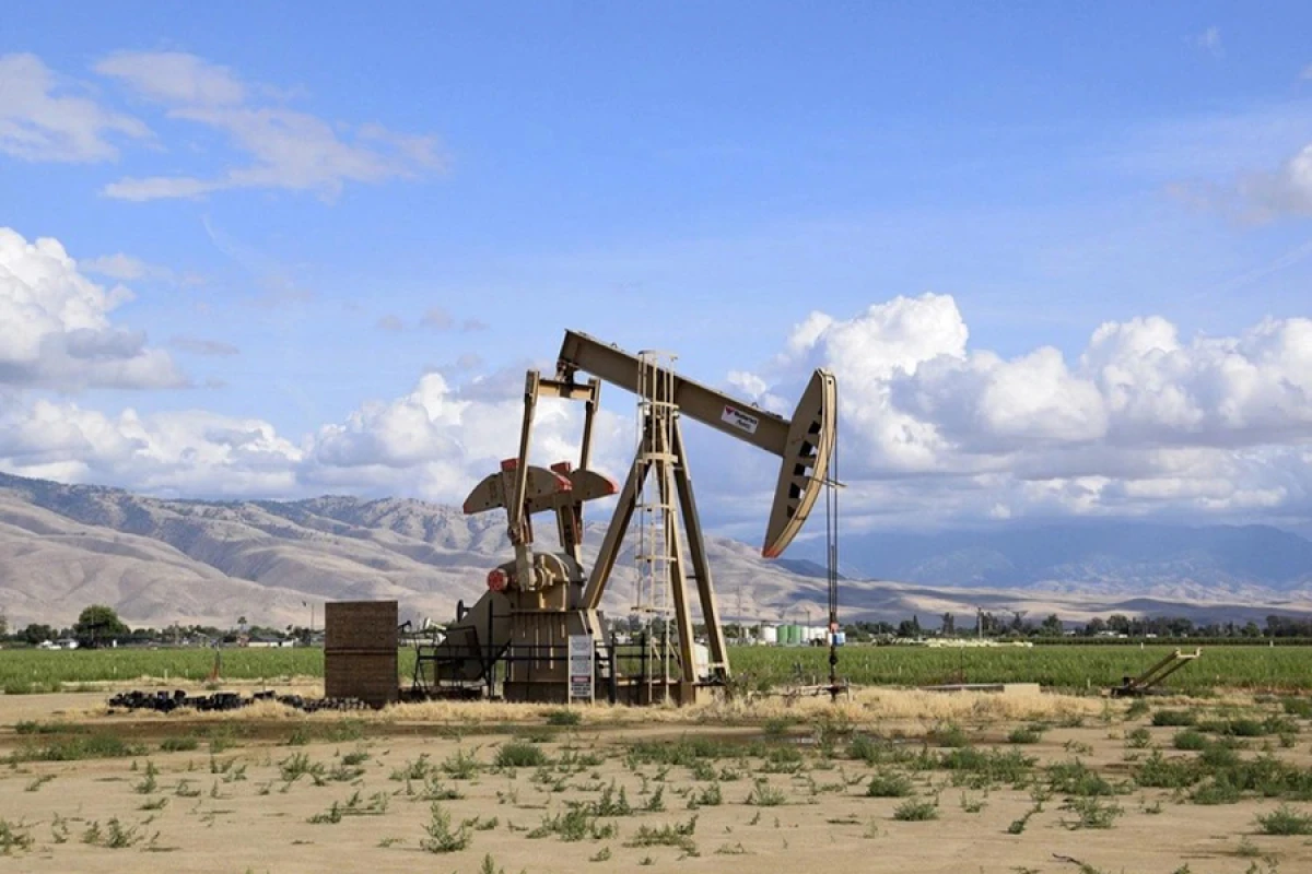 Azərbaycan nefti [[1 %-ə yaxın]] ucuzlaşdı