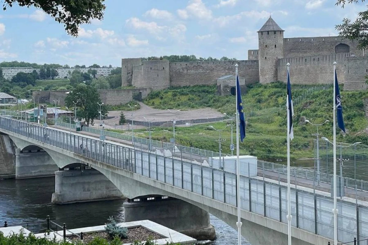 Estoniya Rusiya ilə arasındakı körpünü [[açmayacaq]]
