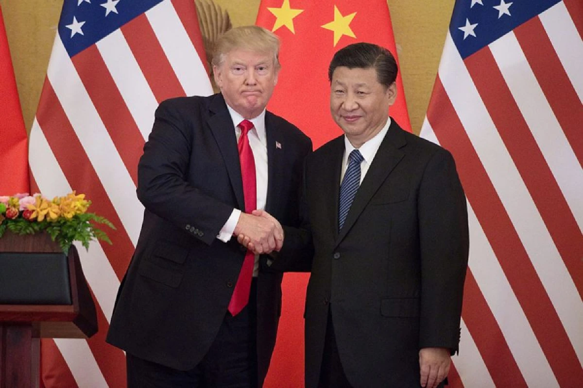 Tramp Si Cinpinlə [[danışdı]]