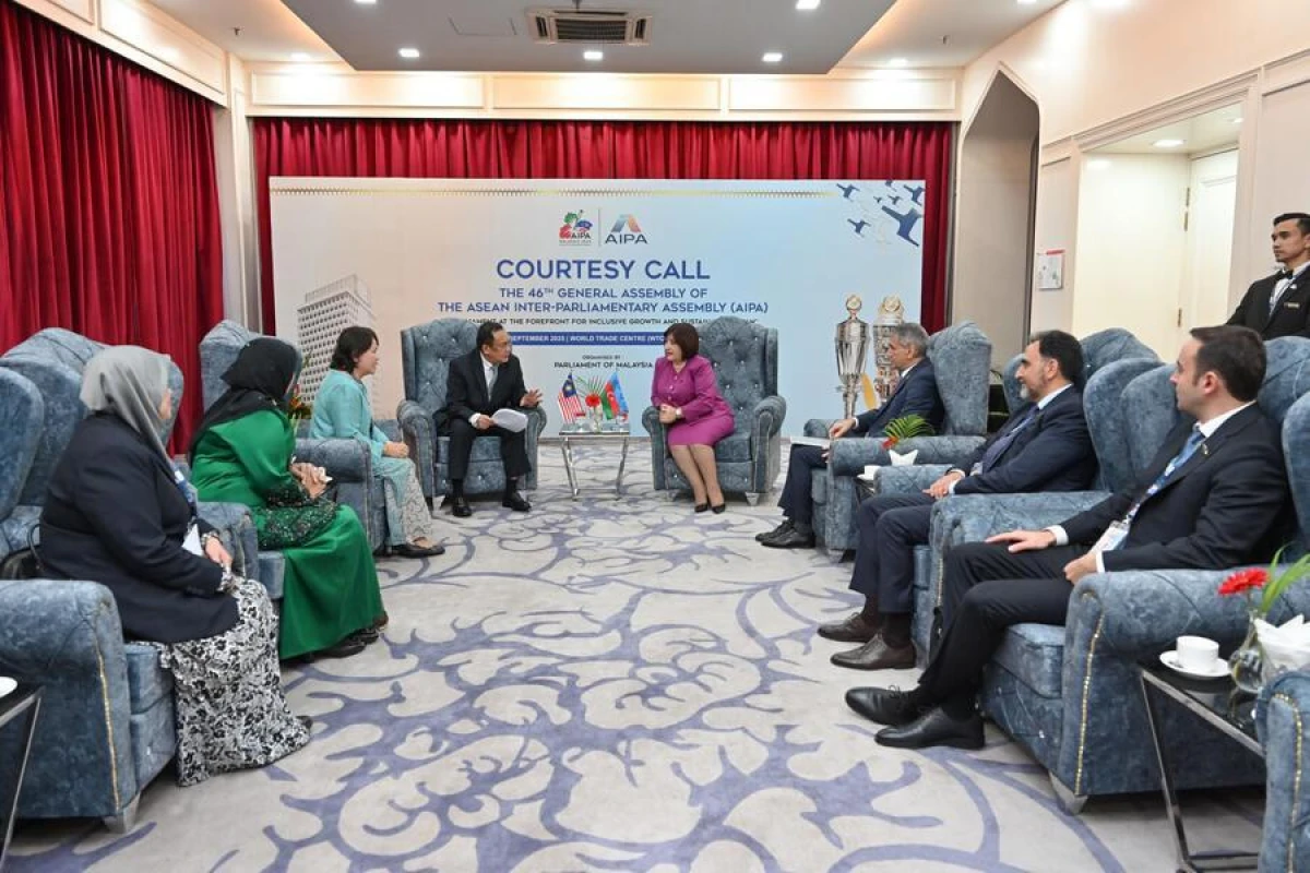 Milli Məclis və Malayziya Nümayəndələr Palatası sədrlərinin [[görüşü oldu]]