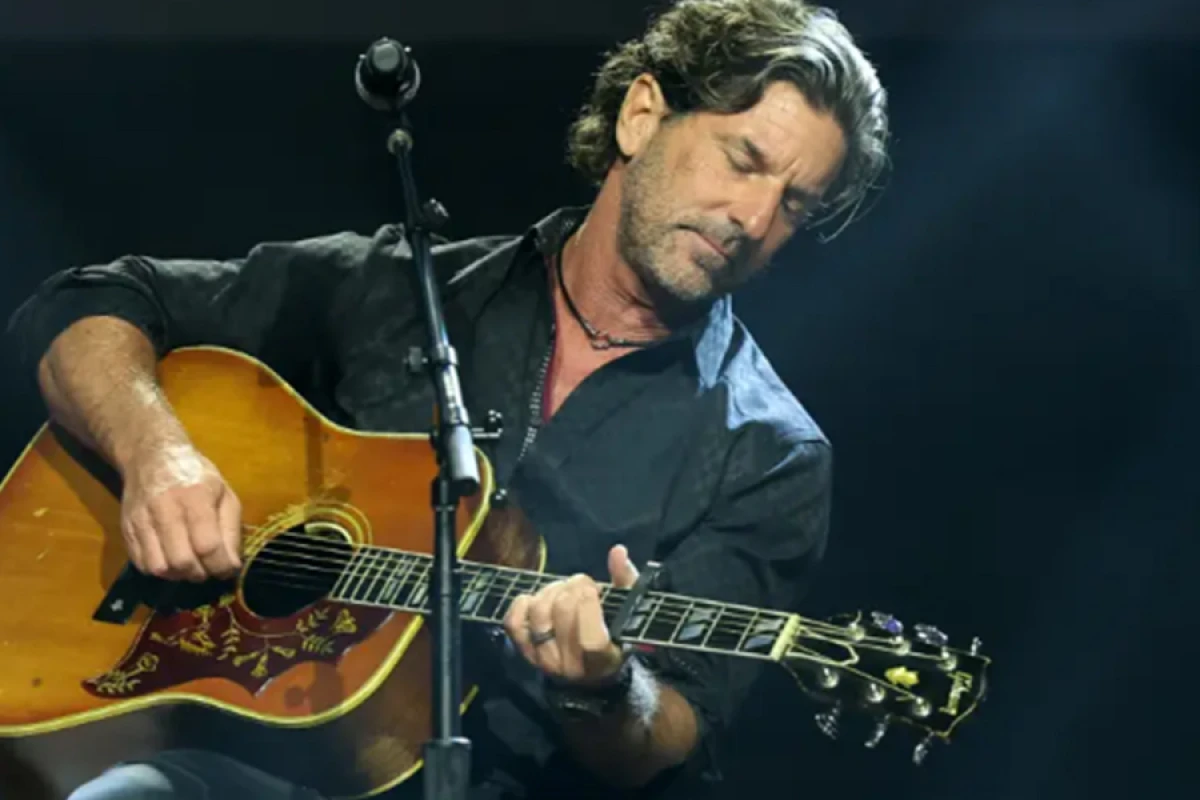 [[Amerikalı müğənni]] təyyarə qəzasında öldü