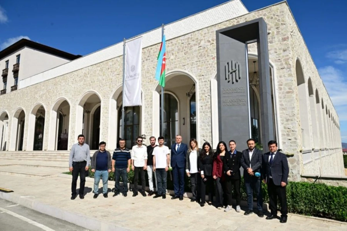 Dövlət Suverenliyi Günü münasibətilə Xankəndi şəhərinə [[mediatur təşkil olundu]]