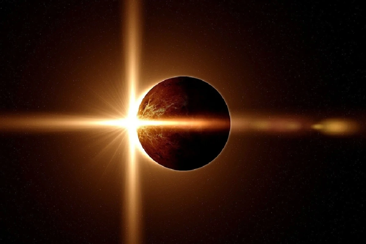 İlin son [[Günəş tutulması]] başladı