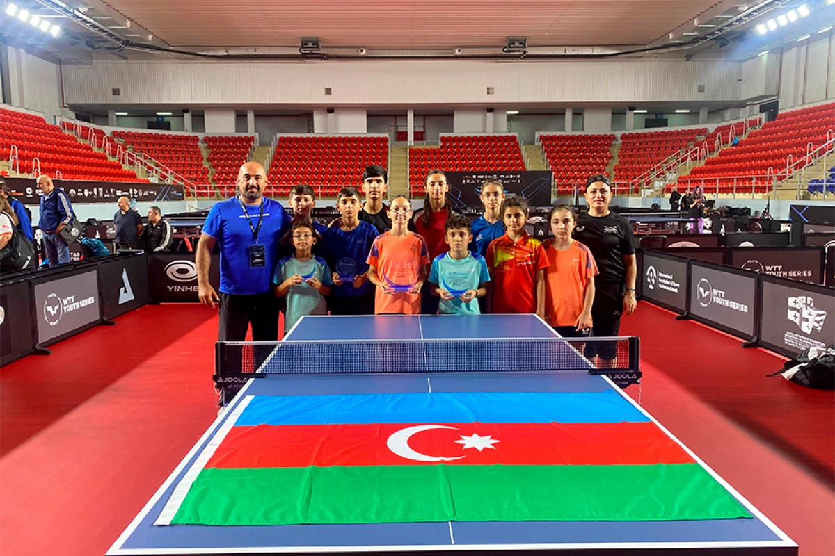 Stolüstü tennisçilər [[Batumi turnirində]] 5 medal qazandılar