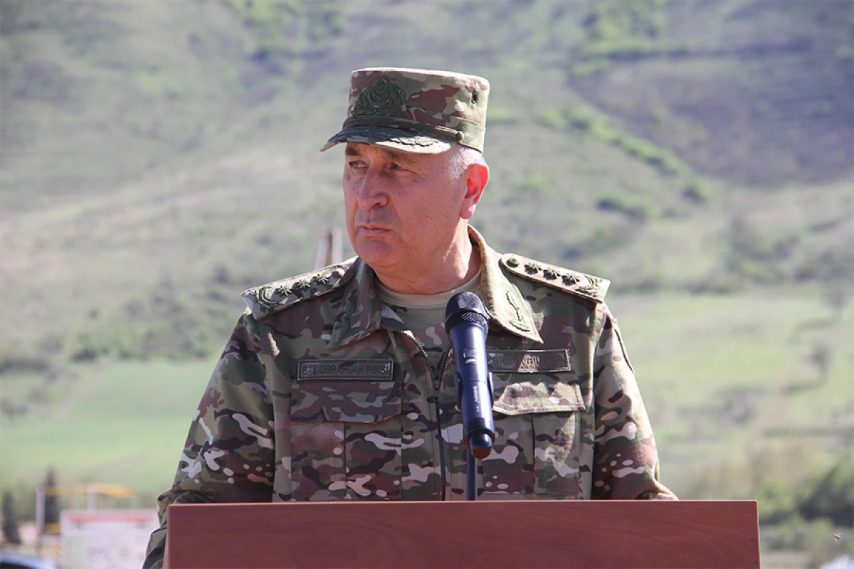 [[Azərbaycanın Baş Qərargah rəisi]] Belarusa getdi