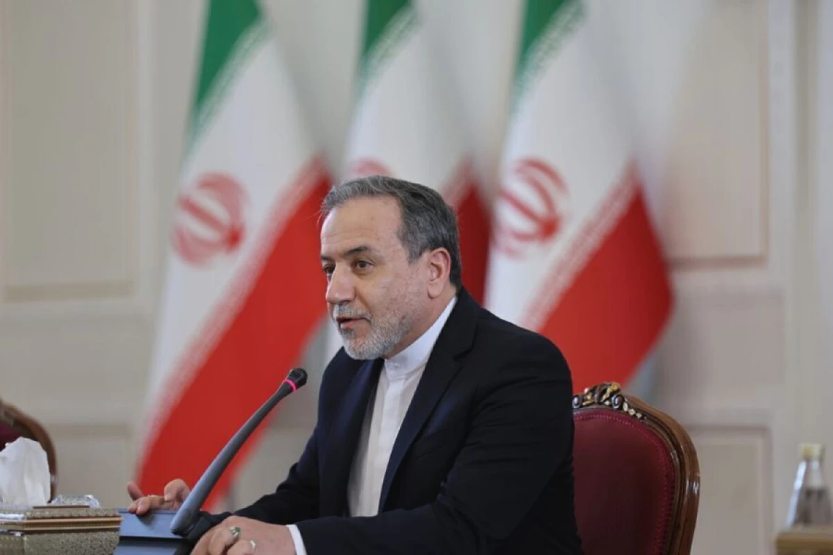 [[Əraqçi:]] "Aİ-3 İranla münasibətlərdə yol seçməlidir"