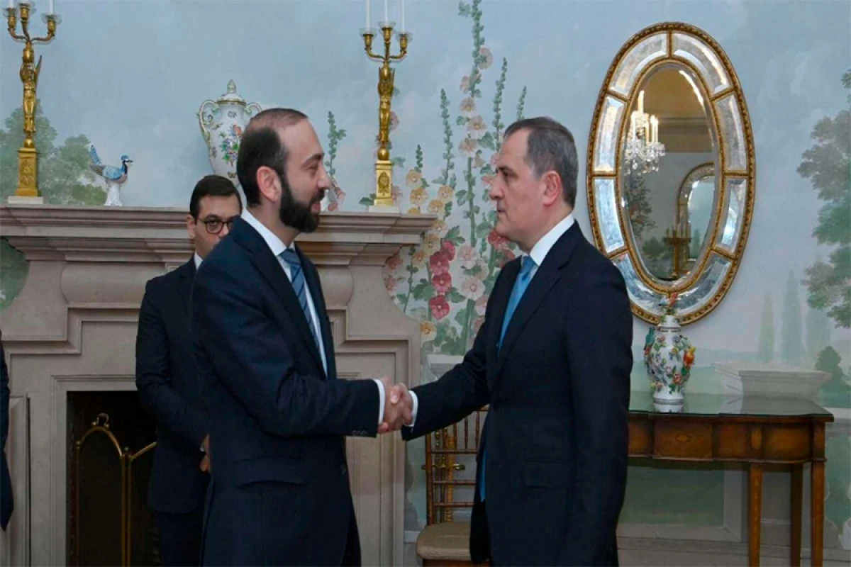 [[Azərbaycan və Ermənistan XİN başçıları]] Nyu-Yorkda görüşdü