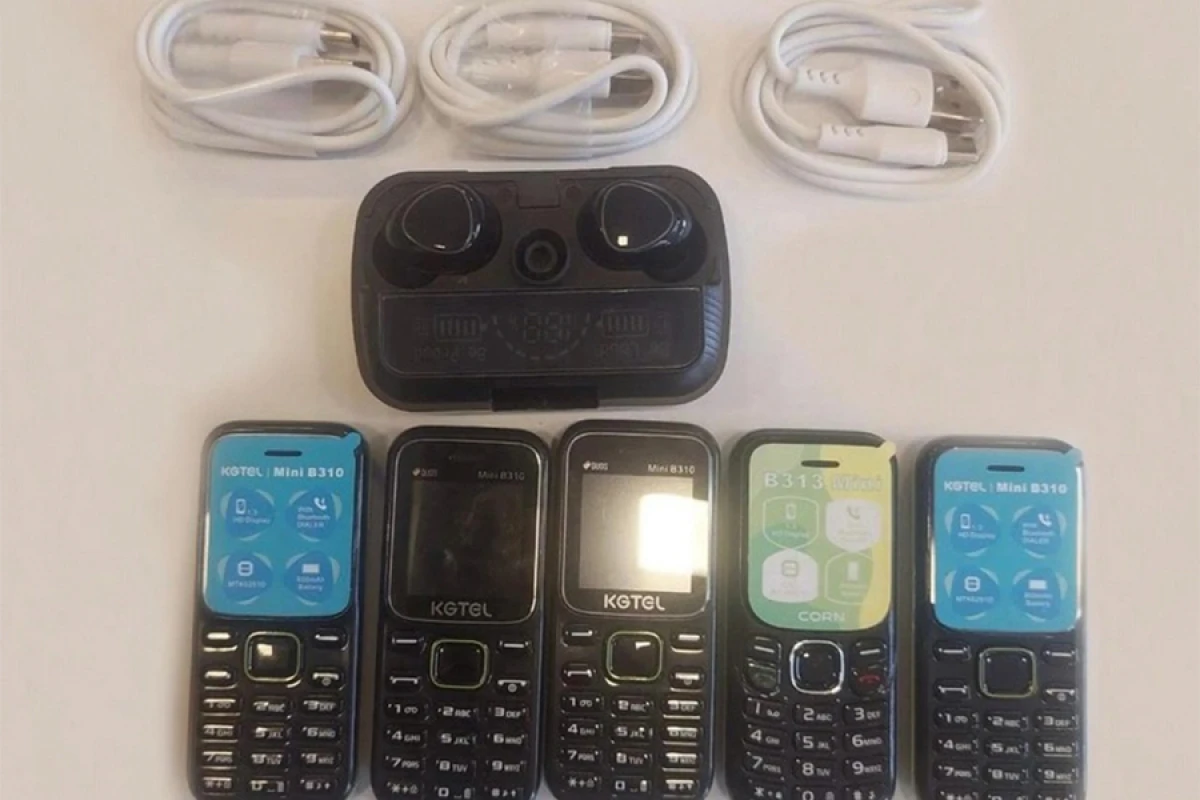 Cəzaçəkmə müəssisəsinə [[qadağan olunmuş əşyaların]] keçirilməsinin qarşısı alındı