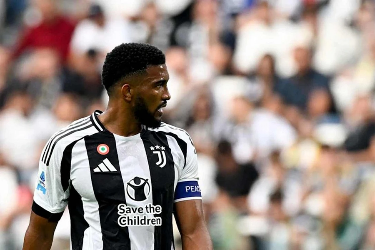 "Çelsi" "Yuventus"un [[müdafiəçisini]] transfer etmək istəyir