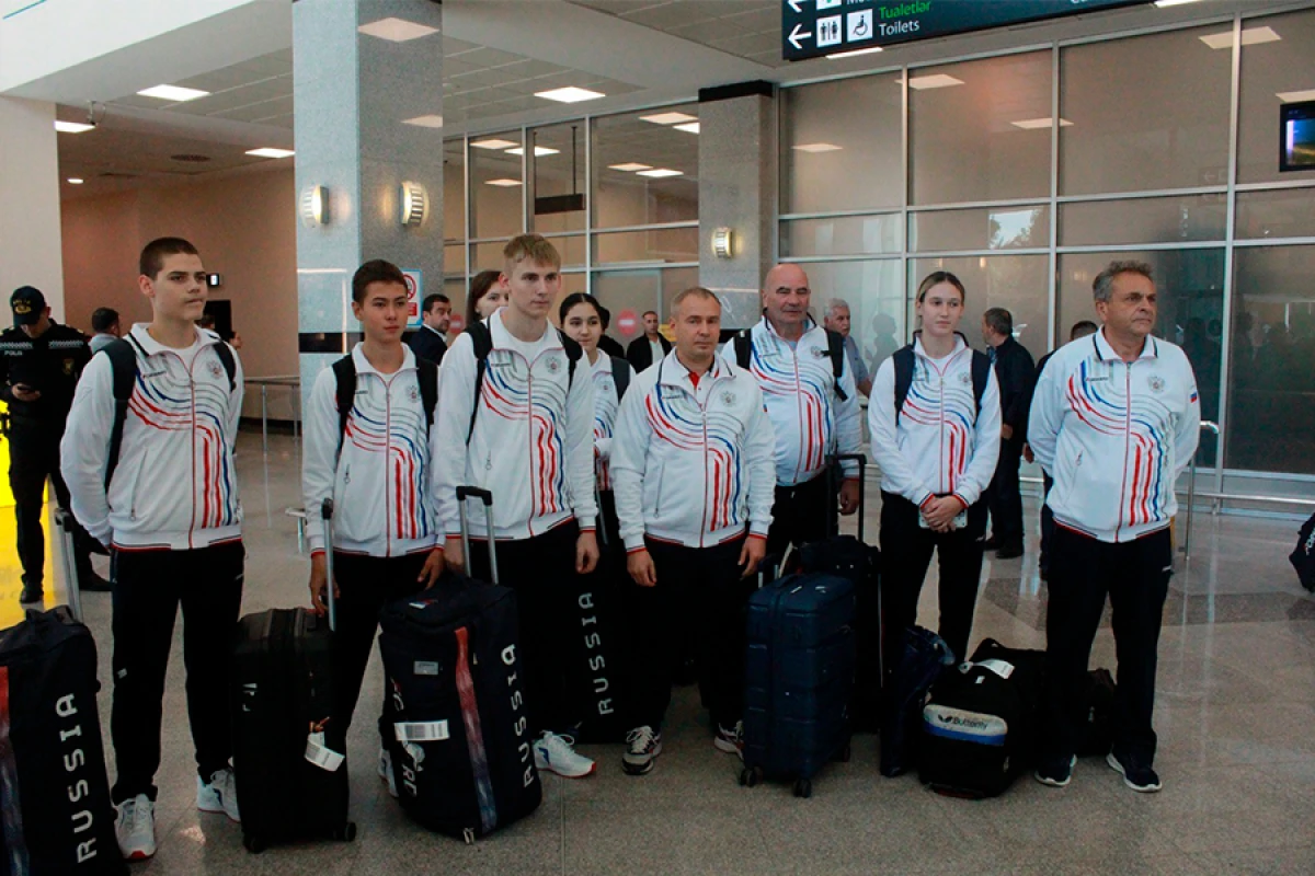 Rusiya komandasının [[ilk qrupu]] Azərbaycanda