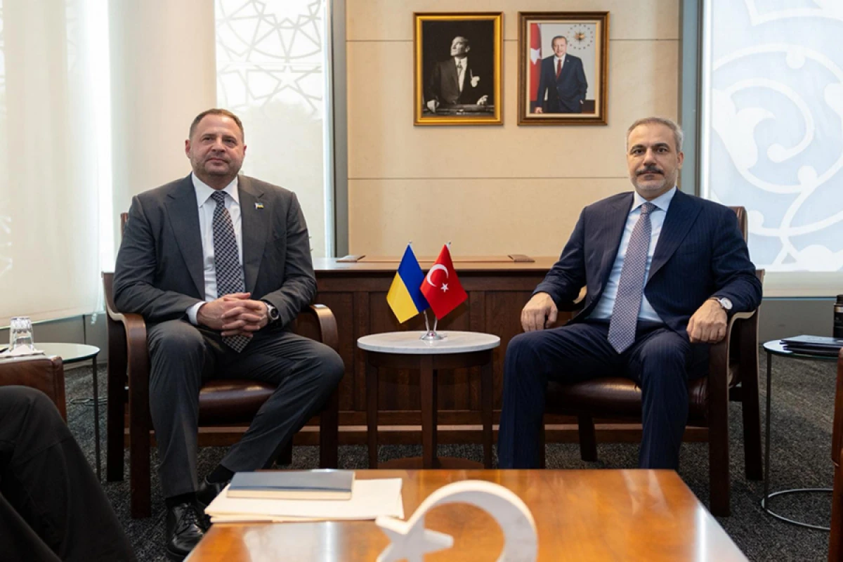 [[Hakan Fidan]] Andrey Yermak ilə görüşdü