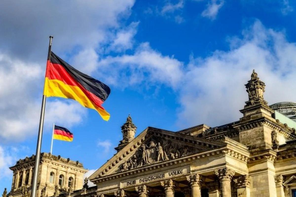 Almaniyanın Tbilisidəki səfiri [[Gürcüstan XİN-ə çağırıldı]]