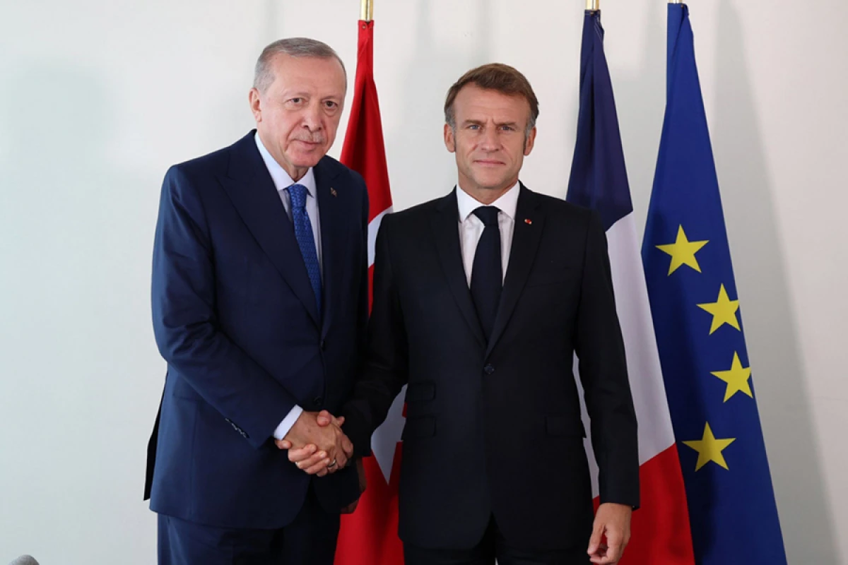 [[Ərdoğan Nyu-Yorkda]] Fransa prezidenti ilə görüşdü