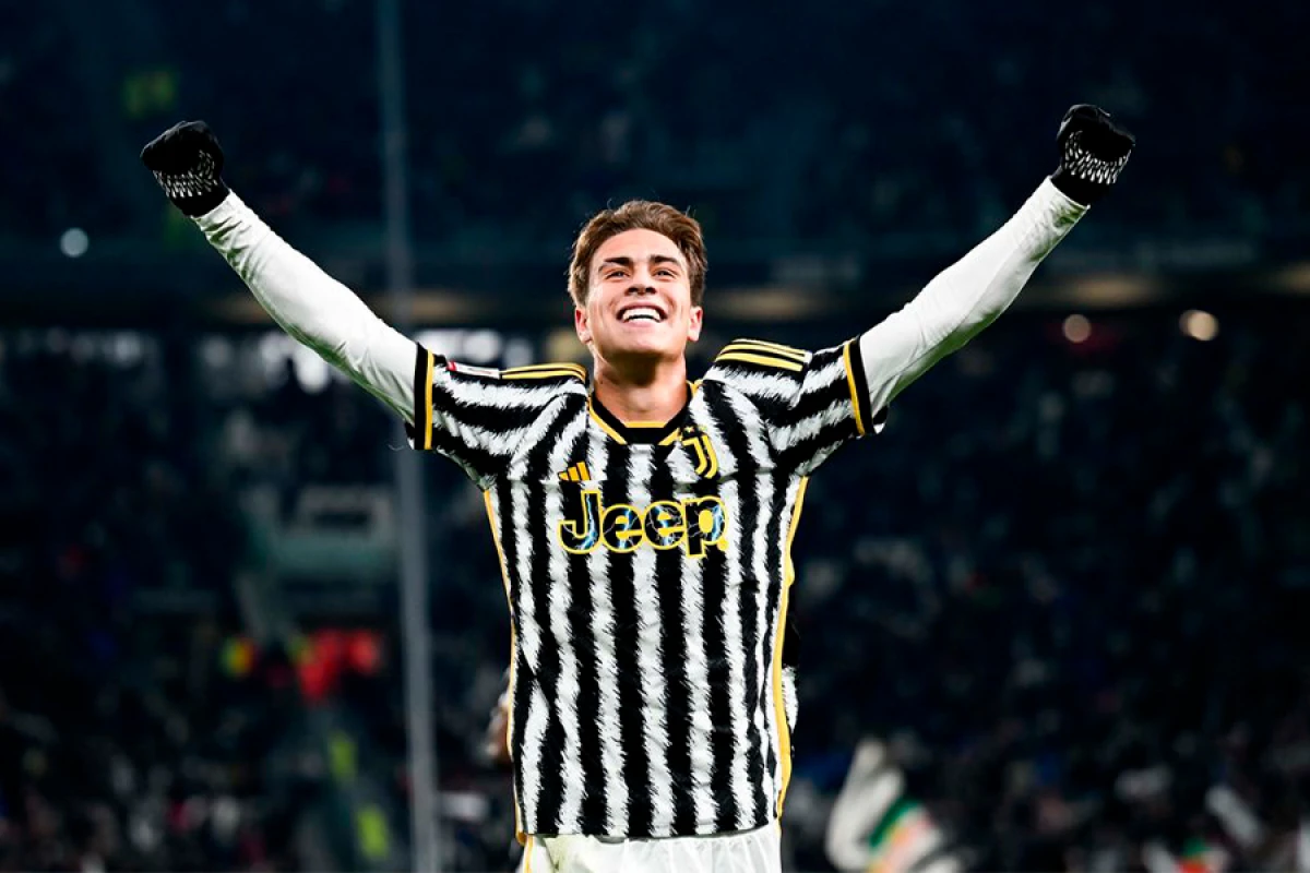 “Arsenal” [[türkiyəli futbolçuya]] elçi düşdü