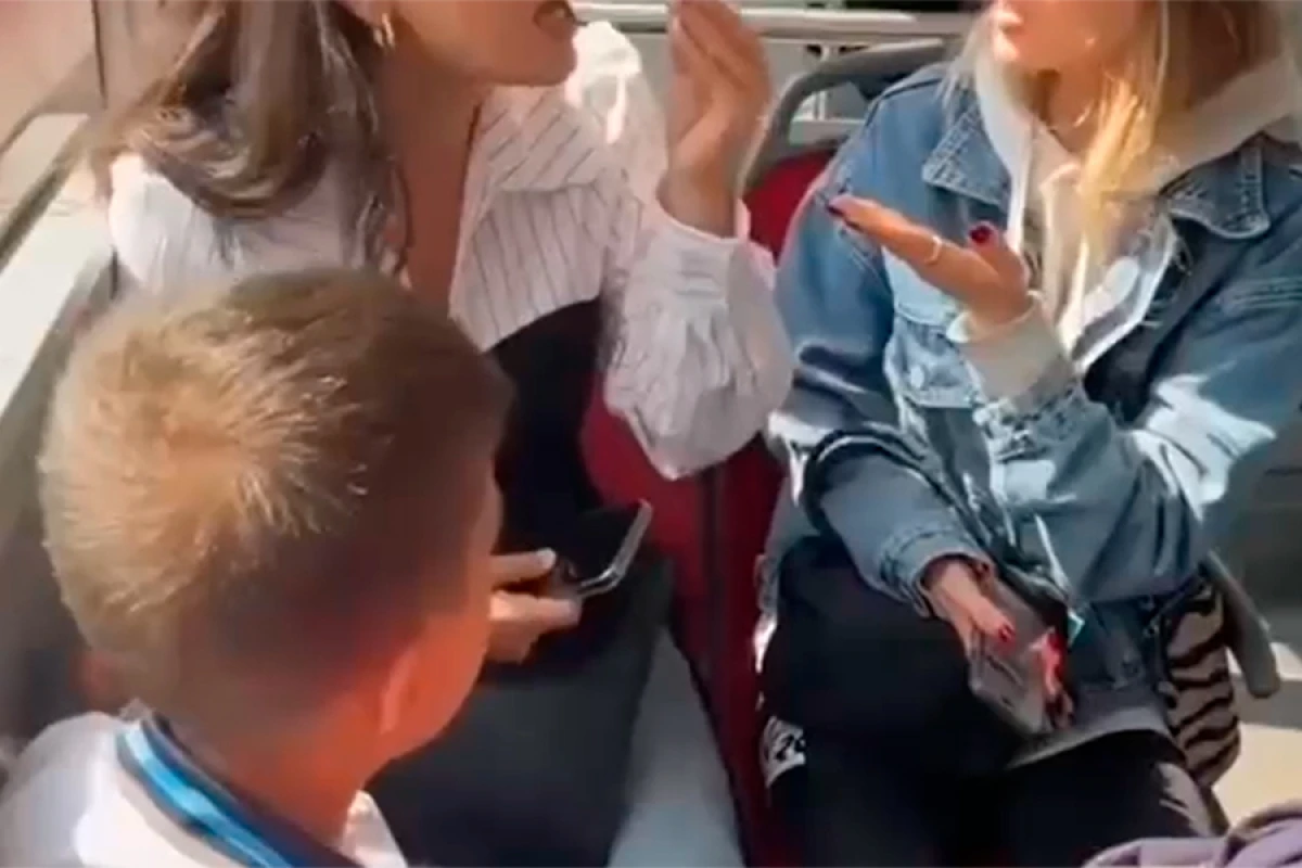 İctimai nəqliyyatda zorakılıq: [[Bu cür səhnələr uşaqlara necə təsir edir?]]