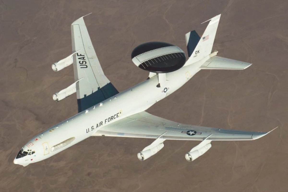 NATO Litvaya havaya nəzarət edən [[təyyarə göndərdi]]