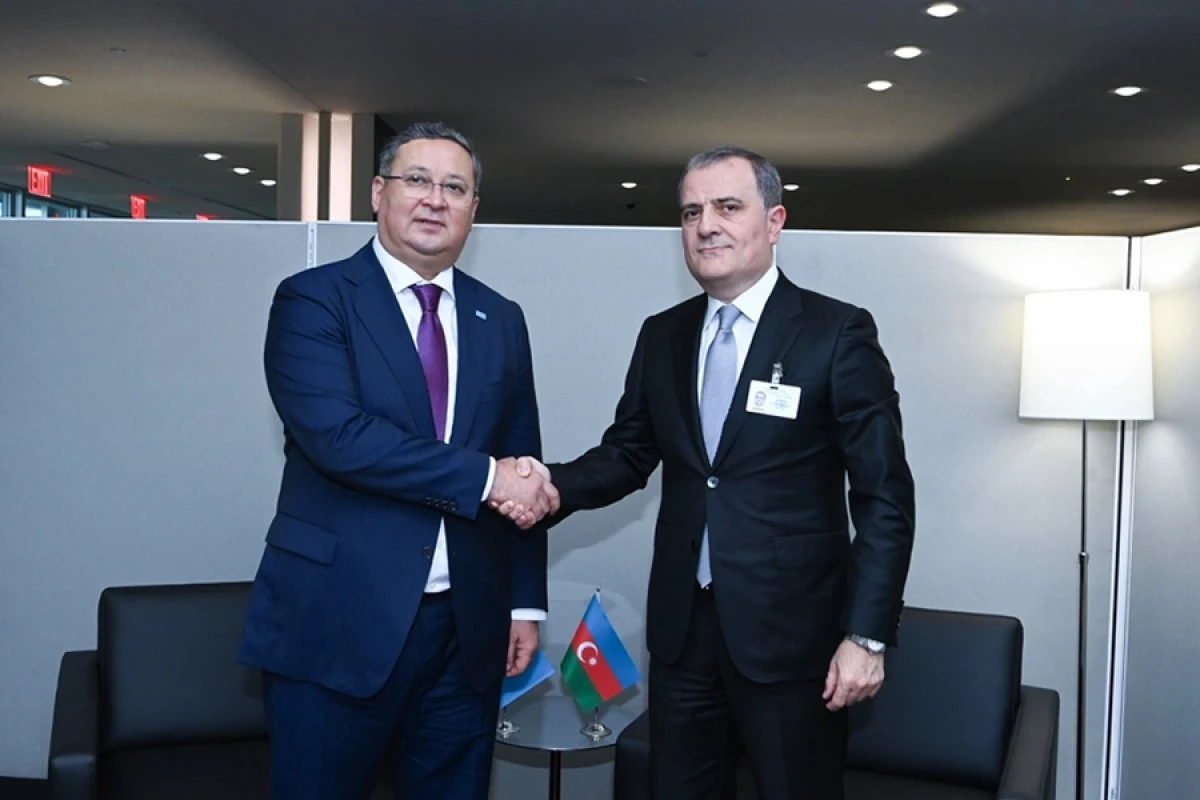 [[Azərbaycanla Qazaxıstan]] arasında ikitərəfli əlaqələr müzakirə olundu