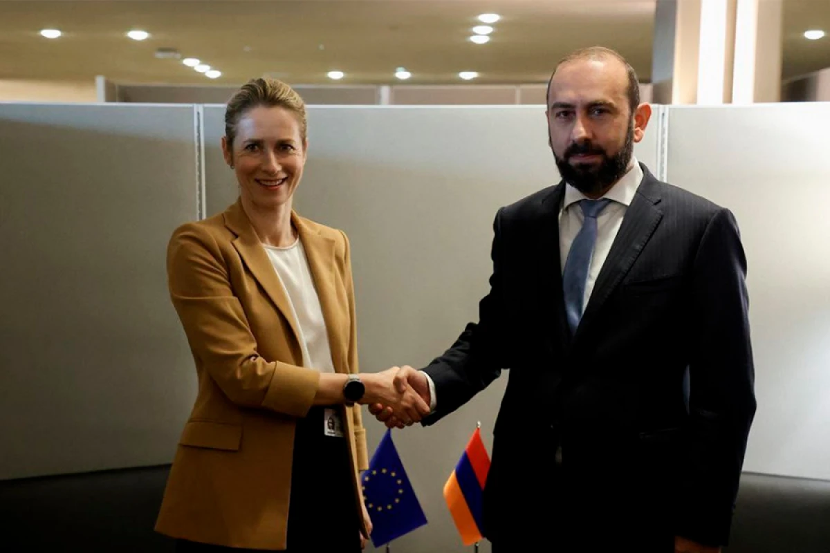 Mirzoyan [[Kallasla]] görüşdü