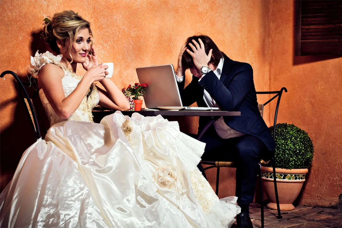 [[Psixoloq:]] Gənclər evlilikdən əvvəl maddi reallıqları müzakirə etməlidirlər"