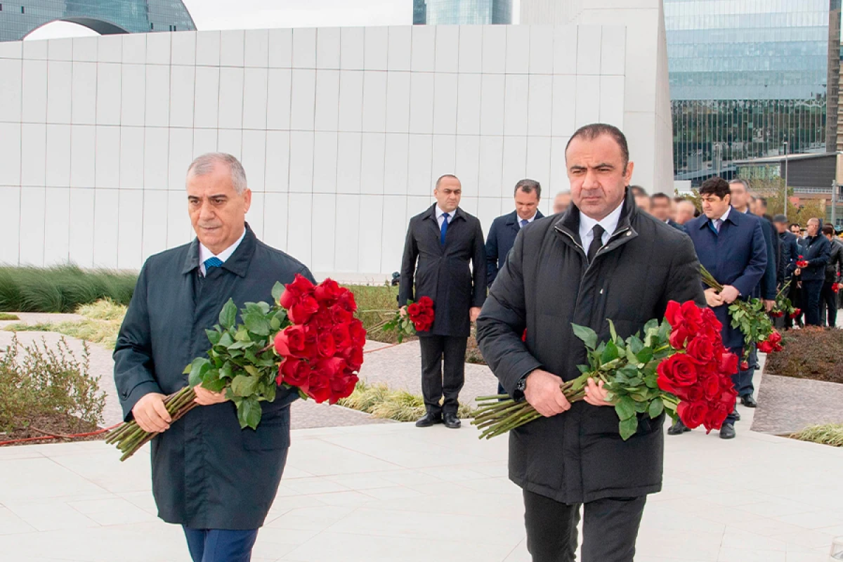 [[Əli Nağıyev və Orxan Sultanov]] Zəfər parkını ziyarət etdilər
