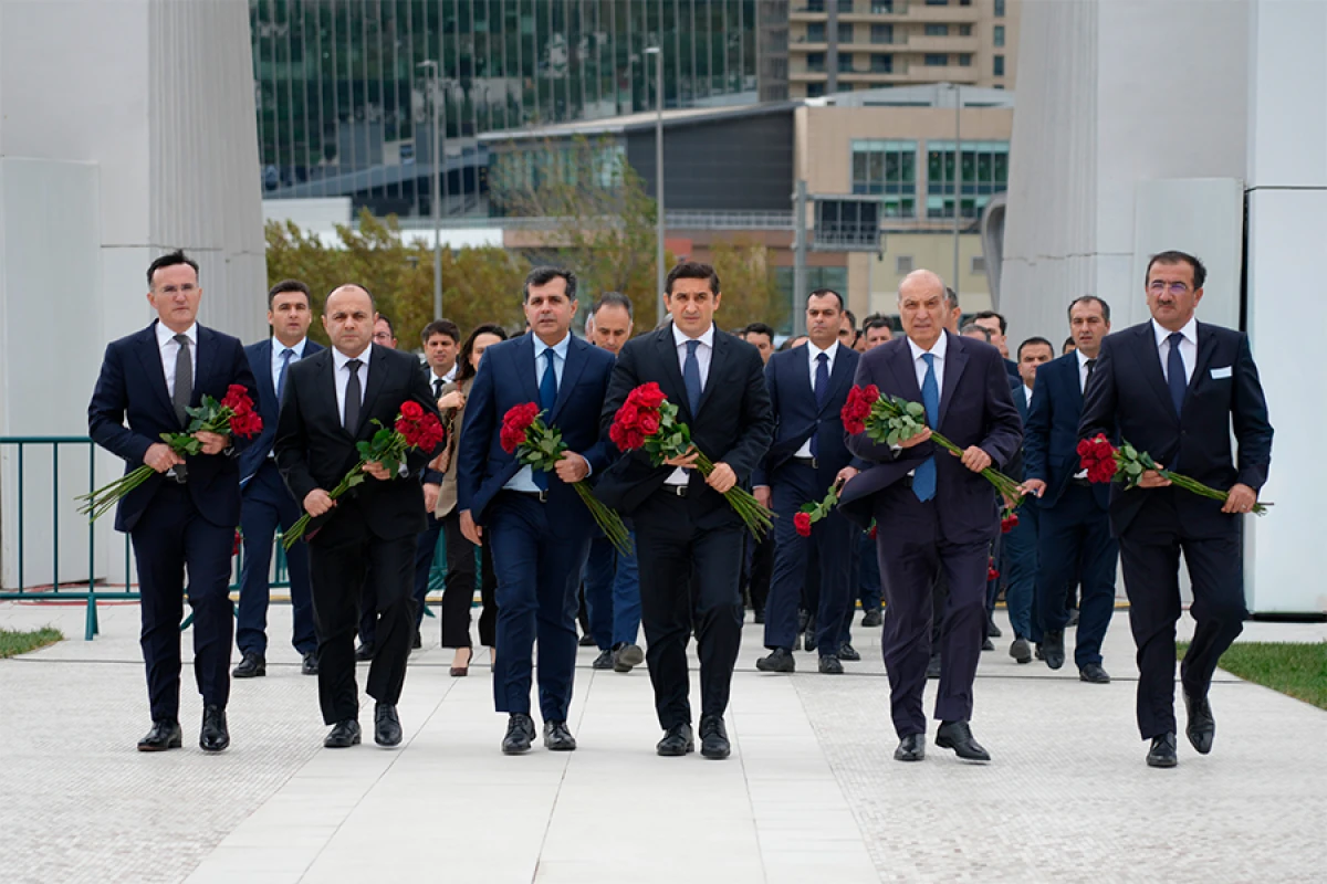 Ədliyyə Nazirliyinin kollektivi [[Zəfər parkını]] ziyarət etdi