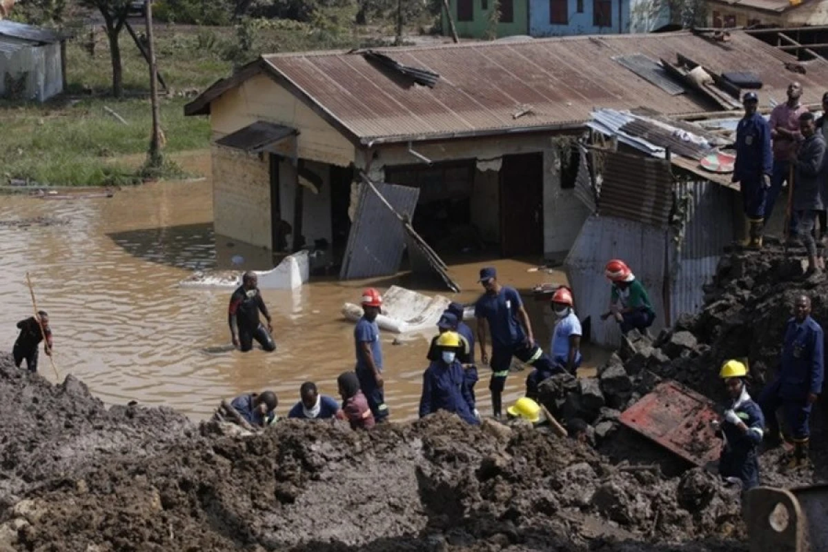 Nigeriyada mədəndə torpaq sürüşməsi: [[18 nəfər öldü]]